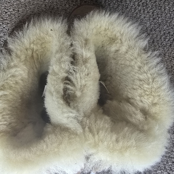 UGG MINI BAILEY BOW II SHIMMER CHESTNUT SUEDE BOOTS SIZE US 6 WOMEN - Picture 2 of 5